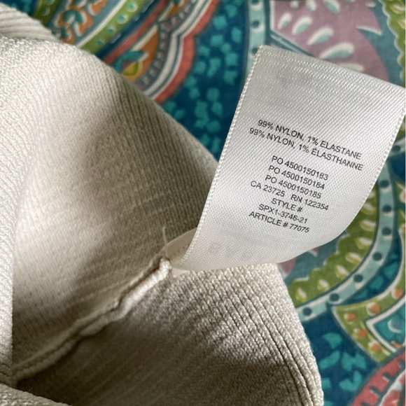 NWOT Aritzia Babaton Sculpt Knit Criss Cross Cropped Tank in Matte Pearl - Picture 7 of 9